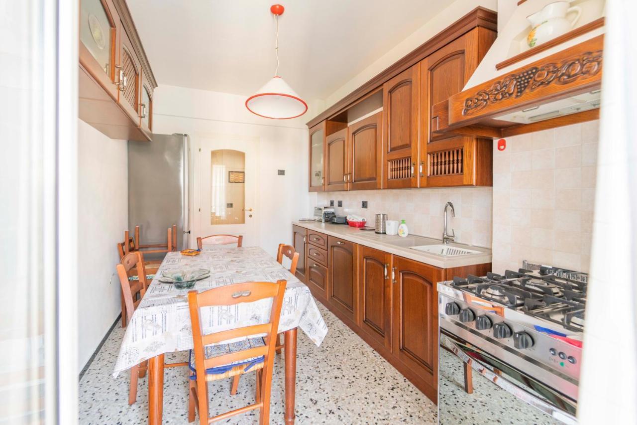 193 - Casa Via Della Chiusa - Centralissimo E Vicino Alla Baia Del Silenzio, Spiaggia E Mare 150M - Parcheggio Gratis Incluso E Aria Condizionata 세스트리레반떼 외부 사진